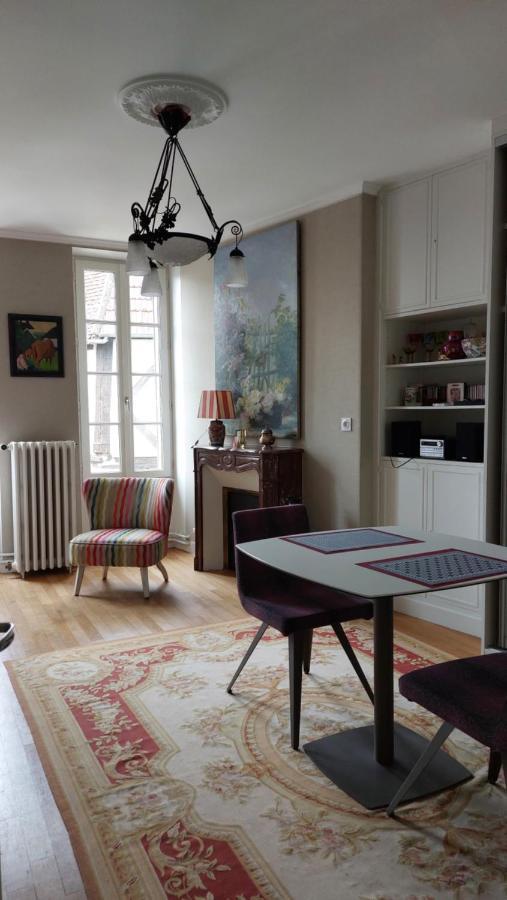 Suprematisme Appartement De Prestige Vierzon Bagian luar foto